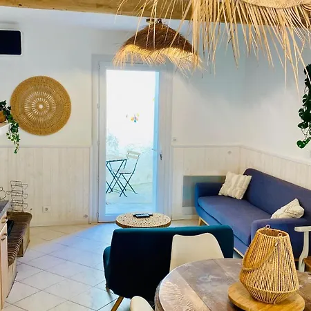 Casa Madrina - Renovated House, 3 Bedrooms, 6 People Holiday home Roquefort-des-Corbieres